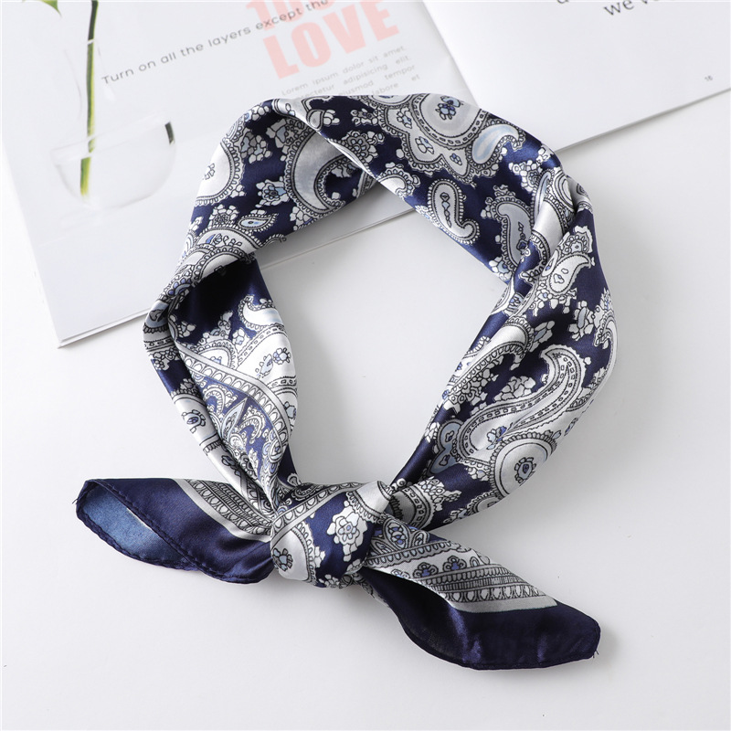 Silk Neck Scarf - Pañuelo de seda cuadrado de lujo