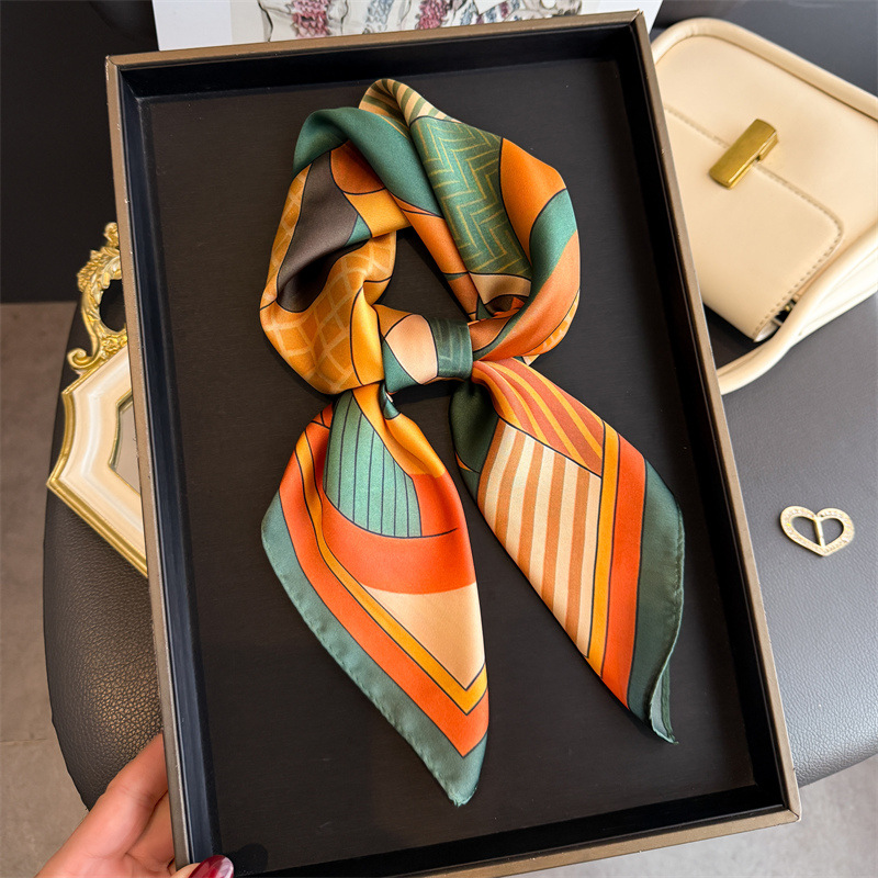 Ascot Neck Scarf - Bufandas cuadradas de seda con estampado